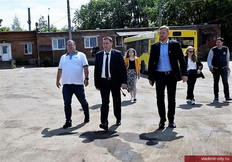 Дмитрий Наумов проверил ход ремонта депо «Владимирпассажиртранса» на ул. Гастелло 